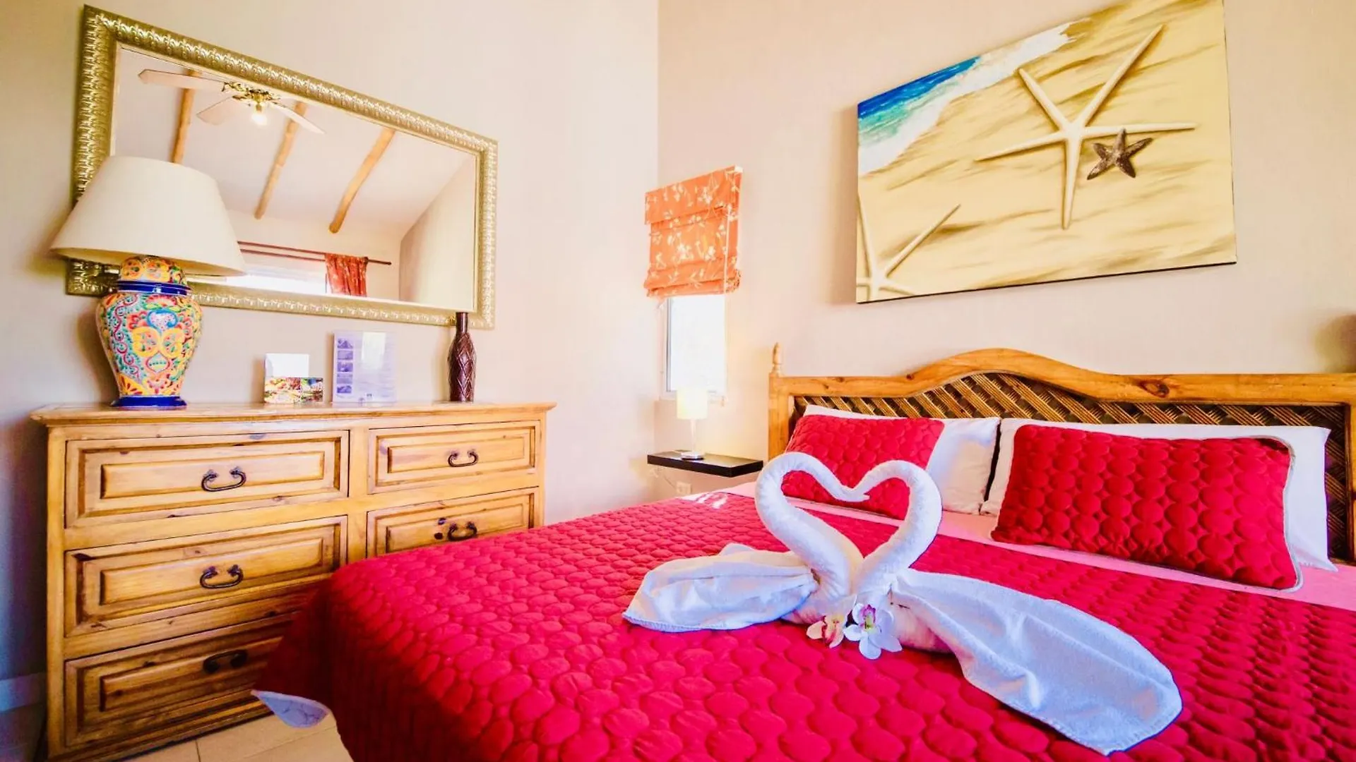 Executive Comfort Room With Swimming Pool Air Conditioning And Parking Πλάγια Ντελ Κάρμεν Πανσιόν
