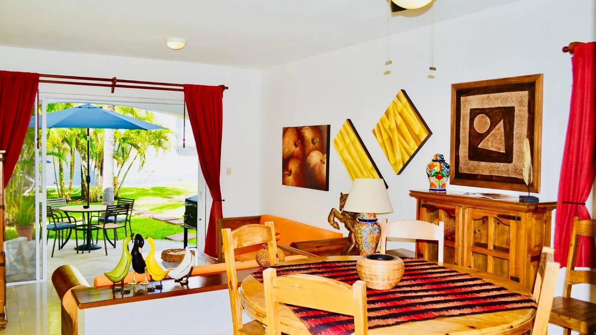 Executive Comfort Room With Swimming Pool Air Conditioning And Parking Πλάγια Ντελ Κάρμεν Πανσιόν